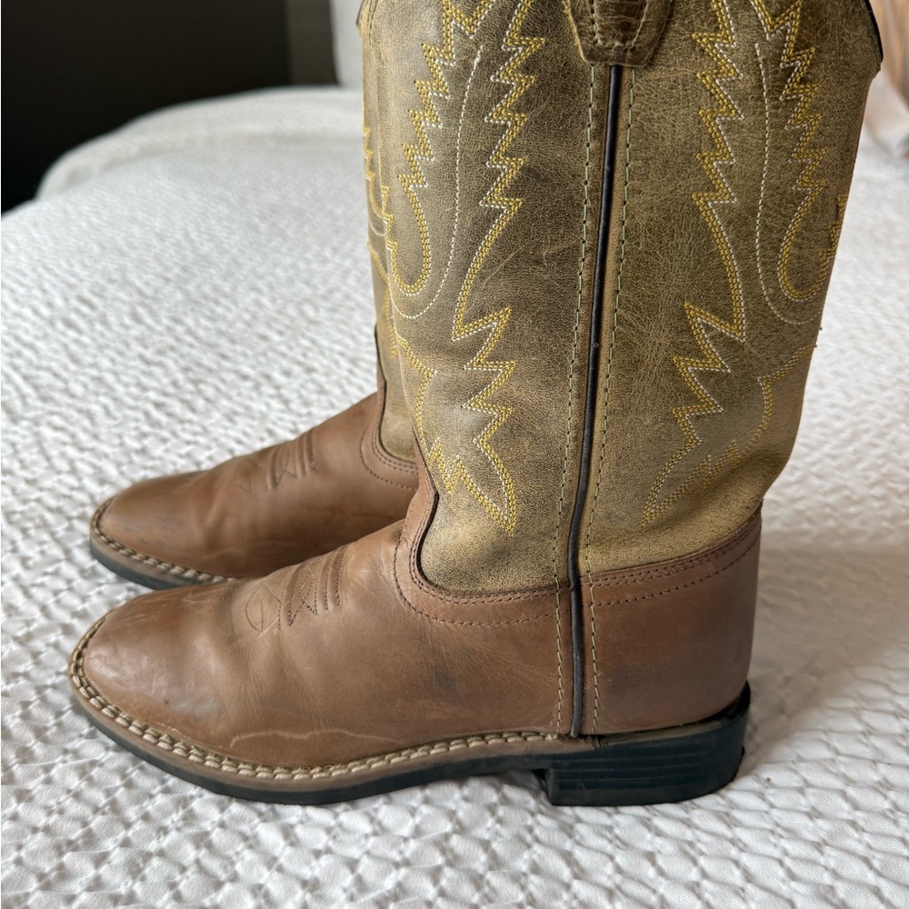 Brown and Tan Western Cowboy Boots